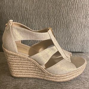 Michael Kors Gold tan neutral Wedge Sandals with a Zipper Size 9 New